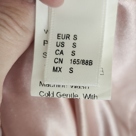 Super cute pink top - Picture 2 of 3